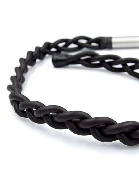 Ob für sanfte Berührungen oder starke Schläge, unsere Peitschen bieten das perfekte Werkzeug für deine BDSM-Spiele. Bist du bereit, deine Grenzen zu testen? #BDSM #Peitschen #HarteSpiele #GayBDSM 🖤🔥 steeltoyz.de/bdsm-bondage/s…