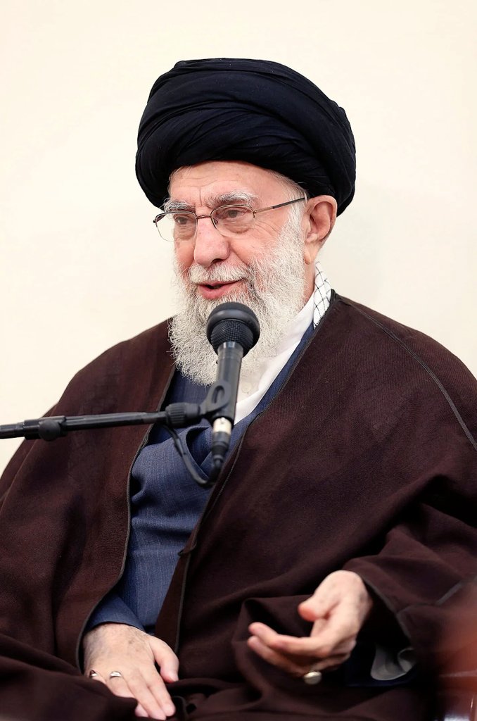 نسأل الله سبحانه وتعالى أن يحفظ الإمام الخامنئي
وأن يحفظ إيران والشعب الإيراني من كل وسوء ..

عاشت فلسطين حرة أبيّة
والنصر للجمهورية الإسلامية الإيرانية ولكل أحرار الأمة

علق بدعوة صادقة بالنصر والثبات للمجاهدين في ايران !