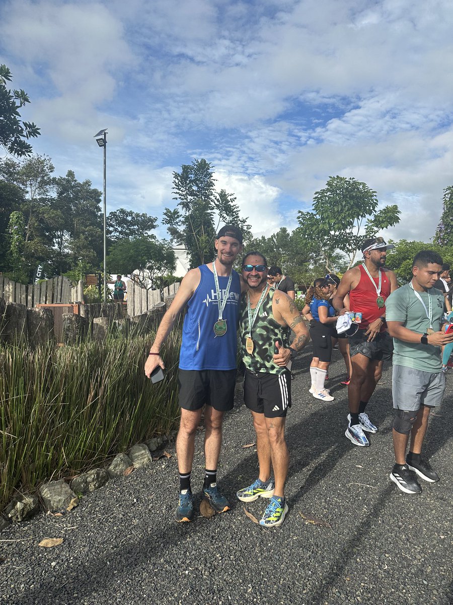 hectri04's tweet photo. Felicidades a esos excelentes padres que están en esta red, Dios los bendiga🙏🏼. Yo inicio celebrando en lo que me gusta, #running en la carrera en Green City 
#mundoverde
#diamundialmedioambiente ✅ https://t.co/sj6wD4LMH9