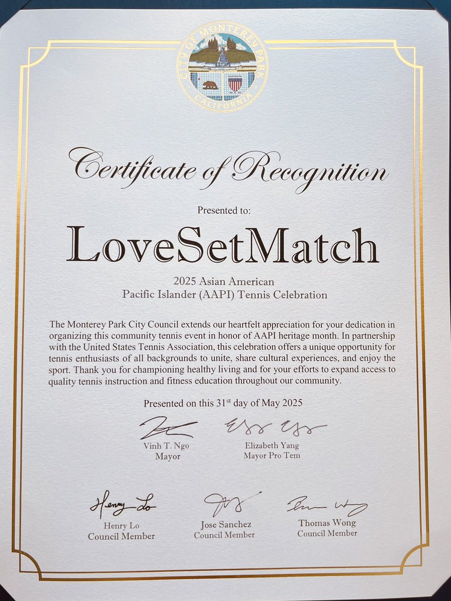 LoveSetMatch_'s tweet image. 🎊 WOW! We are so honored to receive this award — and it’s all thanks to YOU! 💖🎾
Huge shoutout to everyone who came out to support
#LoveSetMatch #AAPIHeritageMonth #TennisFamily #AwardWinning #CommunityPower #Tennis #nonprofit #Gratitude #tenniscoachiing #ThankYou