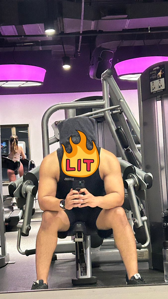 [BOYFRIEND APPLICATION]

Name: One Shot
Age: 25
Occupation: Budak Admin😊
Domicile: Bdg
Zodiac: Nov Scorpio
Height: 174
Hobby: Gym, Riding, and Anywhere
Fun fact: Gasuka duren, dah mayan khatam jadi orang kedua :)
