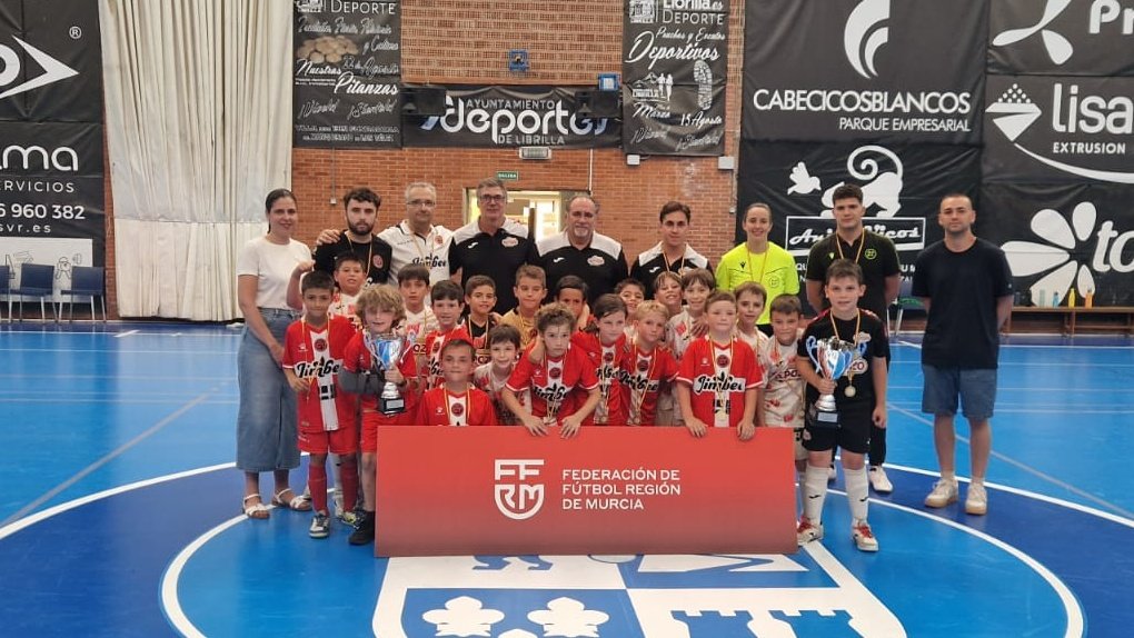ElLegadoElPozo's tweet photo. ⚪🔴🏆 | #ElPozoPrebenjamín CAMPEÓN de la Copa Prebenjamín @ffrm_es de fútbol sala!

¡Enhorabuena equipo!

Los pequeños del Club derrotan a @JimbeeCartagena en la final disputada en Librilla.

😍 #OrgullodeloNuestro https://t.co/GNOStuiC4u