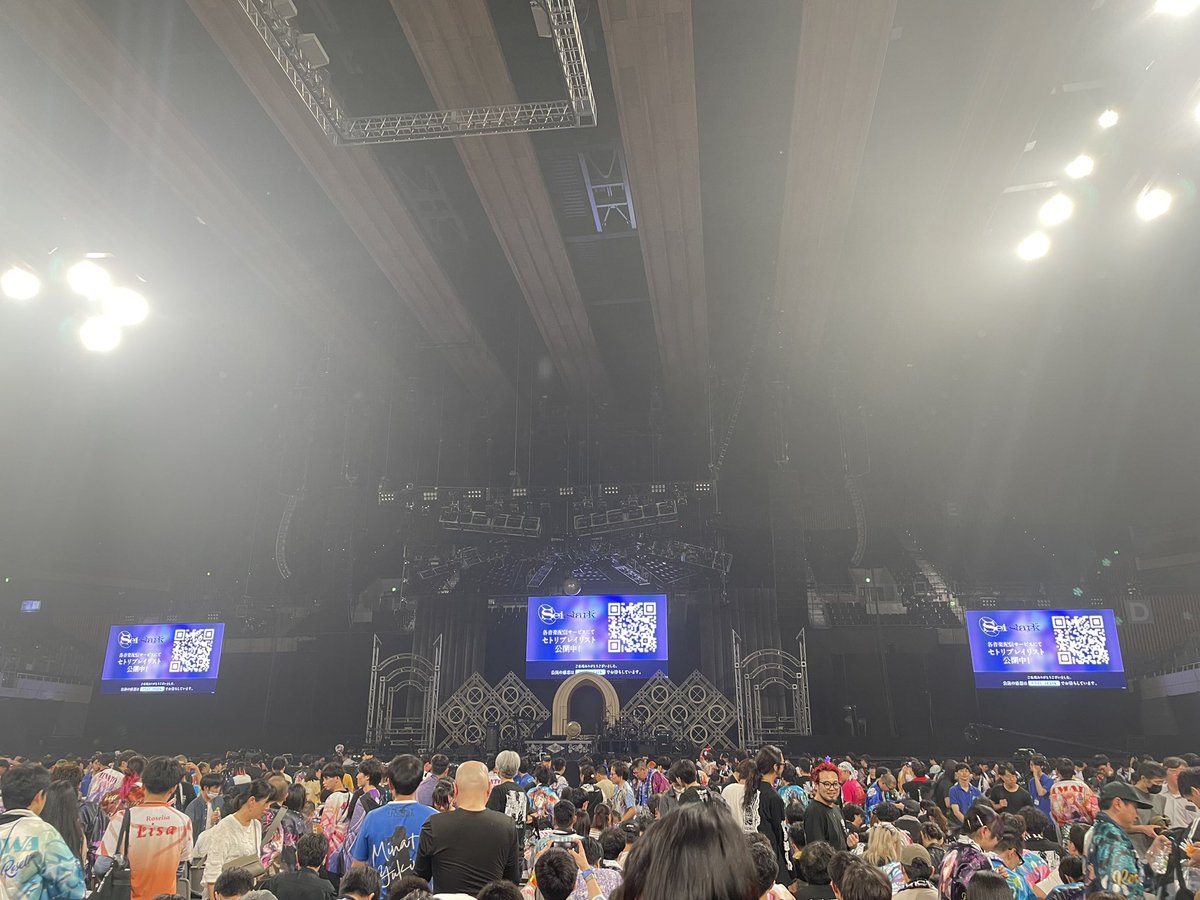 Neil26690969's tweet photo. 縁あって初RAS&amp;Roselia行ってきた
元々行きたかったけど、最高に楽しかった https://t.co/zzE8Yy2jcQ
