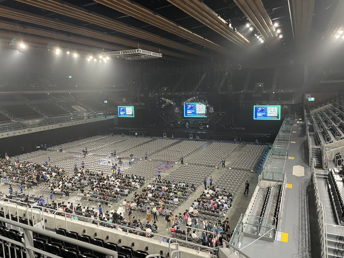 Neil26690969's tweet photo. 縁あって初RAS&amp;Roselia行ってきた
元々行きたかったけど、最高に楽しかった https://t.co/zzE8Yy2jcQ