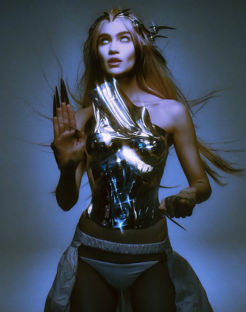 hourlygrimes's tweet image. grimes, 2023