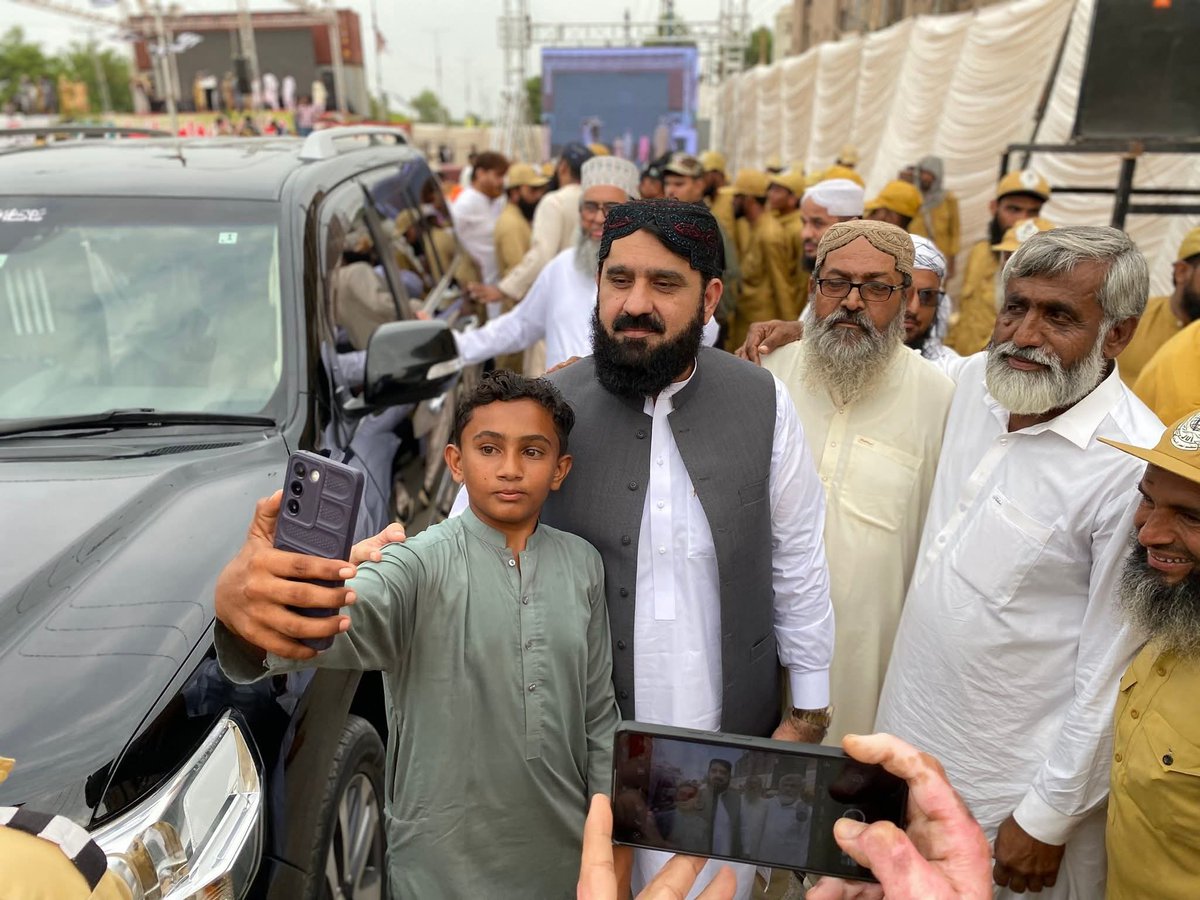 Sadaqat Khan tweet media