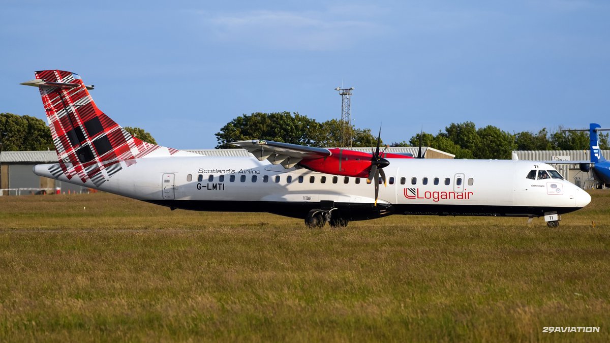 LOGANAIR | ATR72-600 | GUERNSEY AIRPORT

#Loganair #FlyLoganair #ATR72 #ATR76 #TurboProp #Guernsey #GCI #EGJB #GuernseyAirport #EDI #EGPH #EdinburghAirport #PlaneSPotting #AviationPhotography #MegaPlane #Plane #Aircraft #Airline #ScotlandsAirline

planespotting.be/index.php?page…