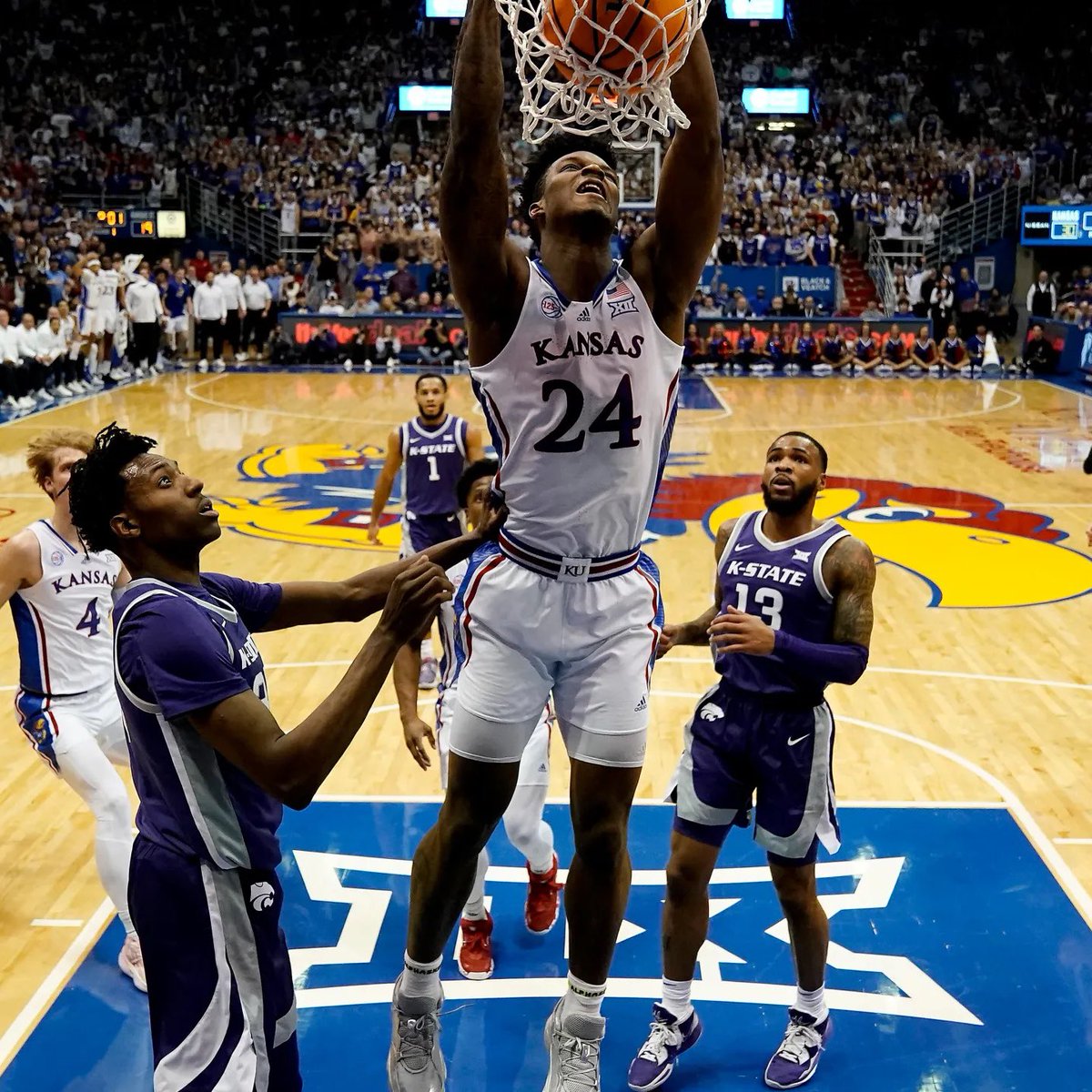 Happy Father’s Day to the team that has the most victories in Division 1 basketball over a single opponent. ❤️