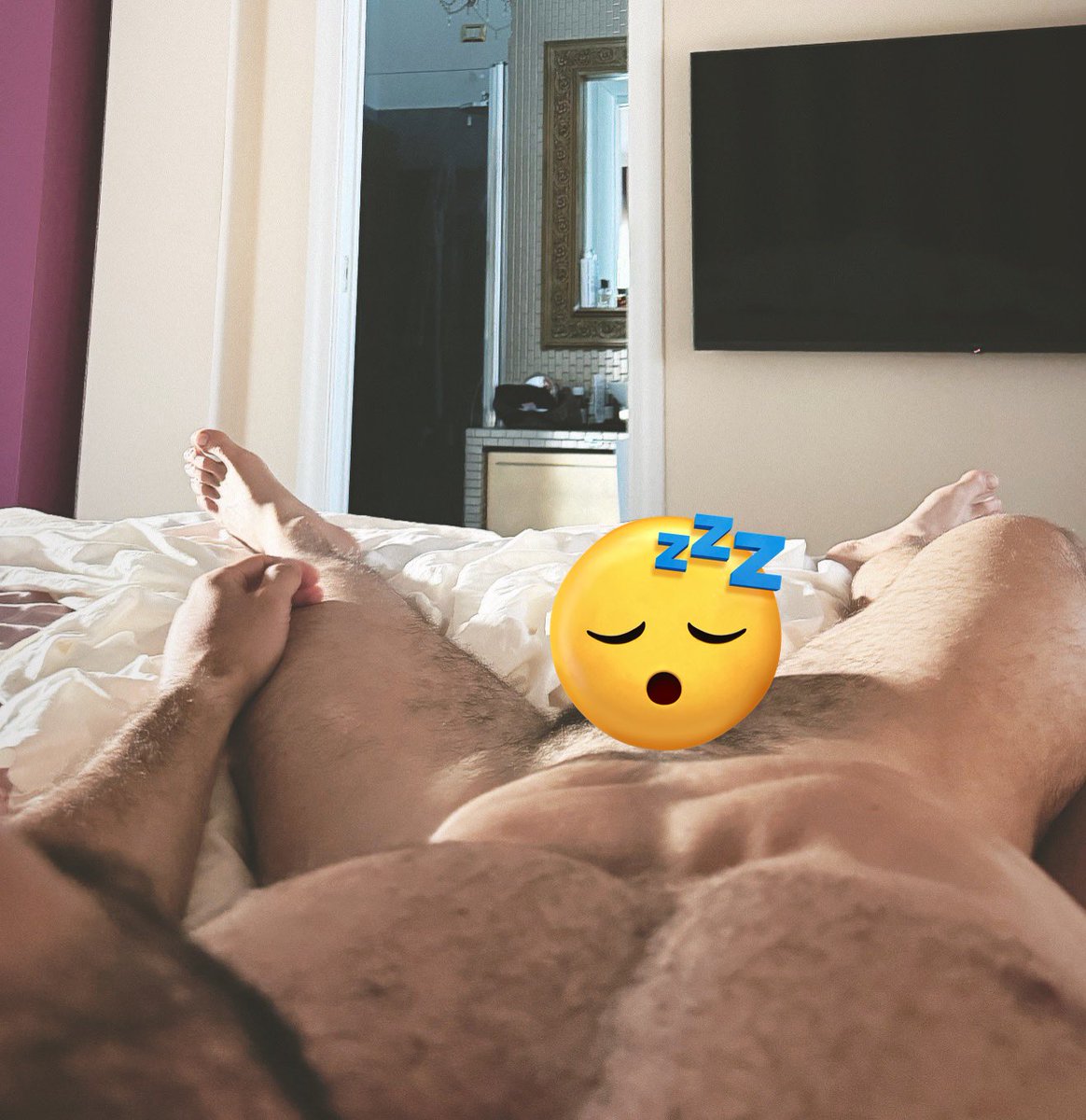 Hardlover tweet media