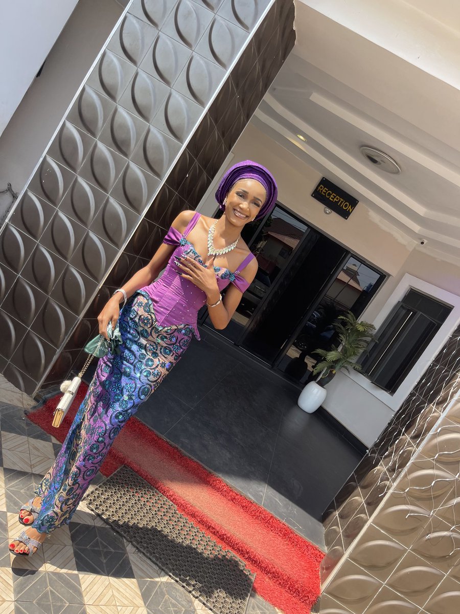 lynndabel's tweet image. A tall glass of Nkwụ enu

#LagosIgboHangout