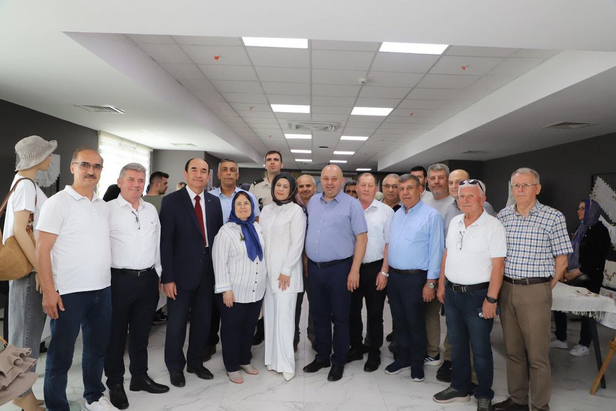 Yönetim Kurulu Başkanımız İsmail MUTLU ve Meclis Başkanımız Yusuf ÇETİNKAYA, Gönen Belediyesi tarafından düzenlenen İğne Oyası Yıl Sonu Sergisine katılım sağladı.