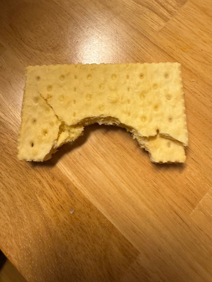 뽀돌가요도 가고 뭐(?)도 찍고 레슨도 갔다와서 하루를 키드오 과자로 야무지게 마무리하는거 너무 ㄱㅇㅇ