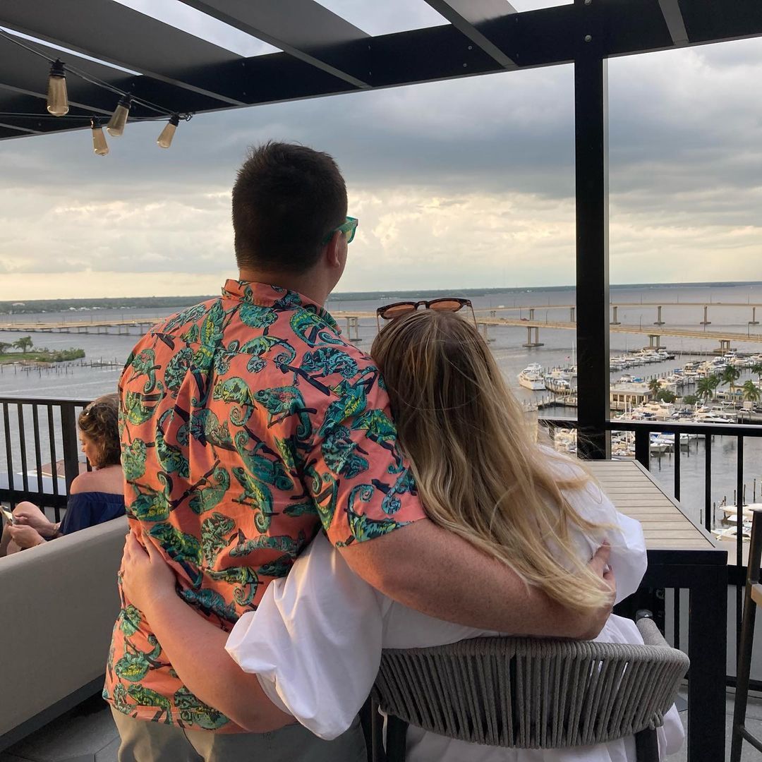 Cheers to the fathers, father figures, and all the moments worth celebrating. Happy Father’s Day!

[📸: IG/escapetofortmyers]