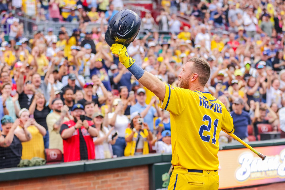 TheSavBananas's tweet image. Cincinnati, what a weekend๐ We had former Reds Todd Frazier, Sean Casey, Bronson Arroyo, and Danny Graves make appearances. We channeled our inner pop star with walk ups and dances to Gracie Abrams, Tate McCrae, the Cheetah Girls, and One Direction. It was fun turning Cincyโฆ