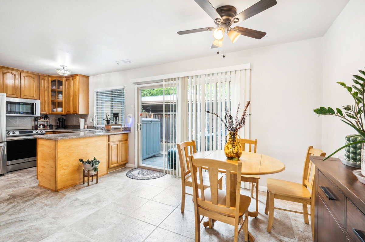 WinklerREG's tweet image. 🏡 #Hayward, $619,000 📍 2630 Oliver Drive 📅 Open Sun 2-4

🌷 Updated 3bd/2ba #Townhouse w/ 1,254 sq ft w/ scratch-resistant #Pergo flooring throughout &amp;amp; dual pane windows.

🚪 2630Oliver.com

Teri Lester w/ Winkler REG
DRE# 01368004
📱 510-967-5036

#OpenHouse