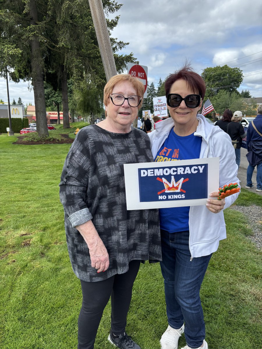 RepRiekeSmith's tweet photo. Yesterday I stood in solidarity with community members at the No Kings protest, defending democracy and the rule of law. My heart is also with Minnesota as we grieve the tragic loss of two legislators. We must meet violence with unity and courage. #ORleg #ORpol https://t.co/ejhOeFcjLE