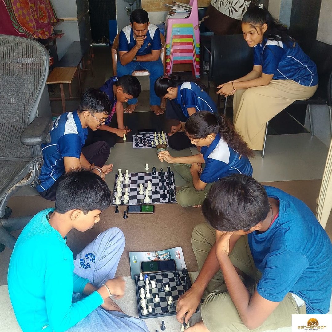 AshwamedhNGO's tweet image. ♟️ Time-ticking, minds clicking!
Project Checkmate's 5-min blitz tourney on 8th June saw strategy meet speed.
From bold moves to brilliant traps — our young champs rose to the challenge! 💥
#ProjectCheckmate #ChessLife #AshwamedhFoundation #FutureChampions #MindSport
