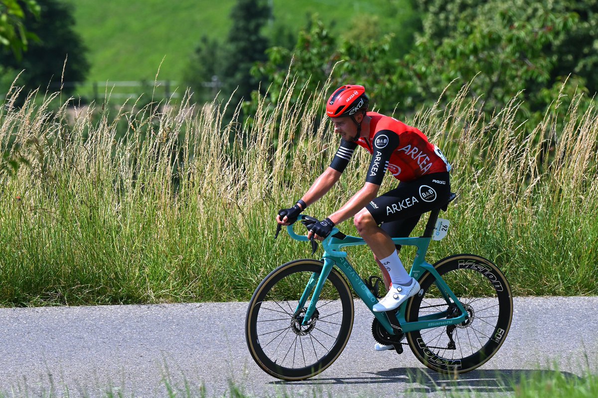 Présent dans la bonne échappée en compagnie de Ewen Costiou et Mathis Le Berre, Kévin Vauquelin se classe 2ème d’une première étape folle sur le Tour de Suisse🥈

📷 Getty
