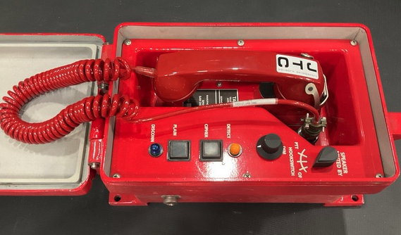 _Freakyclown_'s tweet image. I should not be left unattended... it is so tempting to buy this gem that just popped up as an opportunity.
Its going for just under $2k