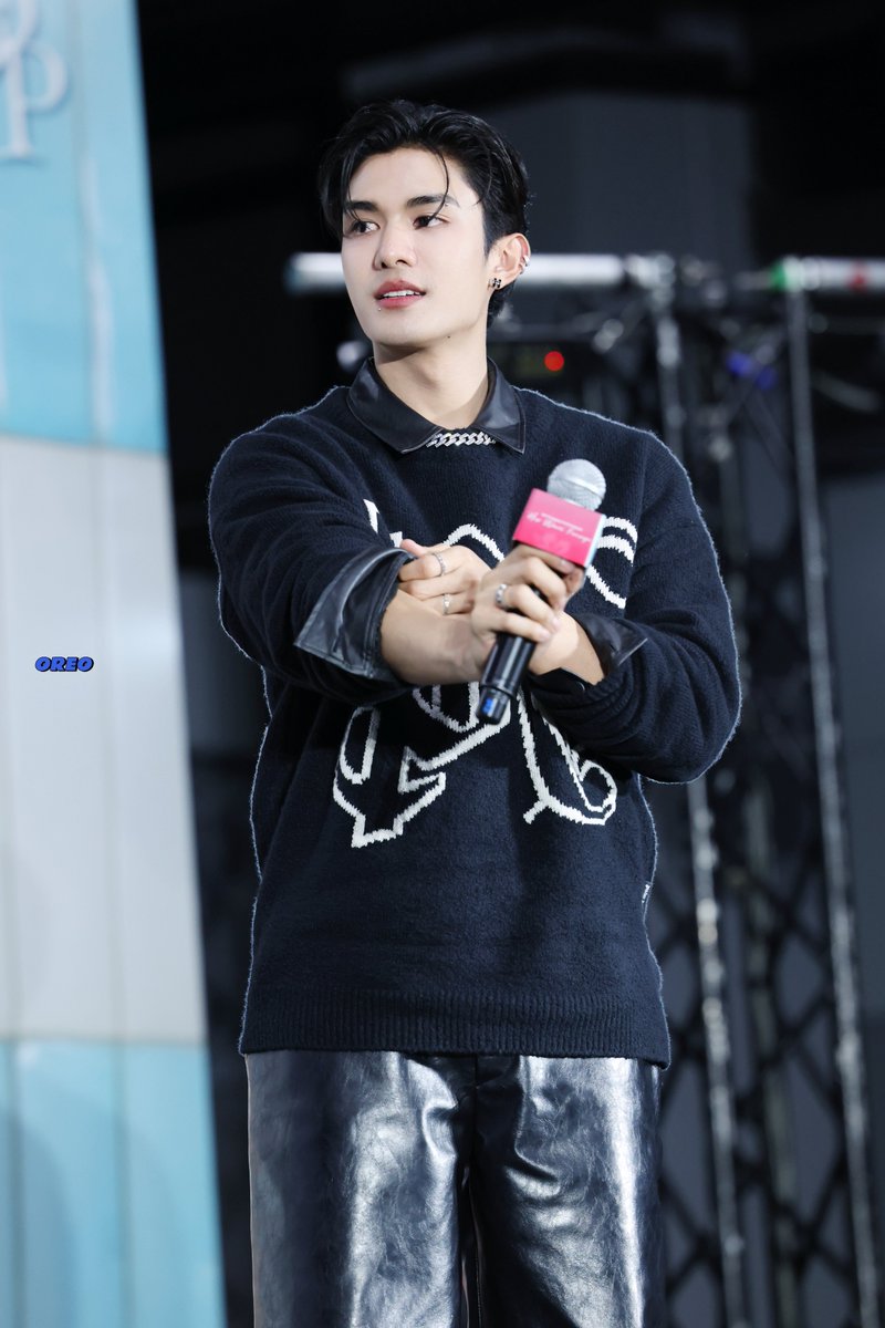 Oreooooo_7's tweet photo. 250615//
☝🏻coooool boy
#netsiraphop
#Net1stFansignHisWave
@netsiraphop https://t.co/KU6EuSRYPH