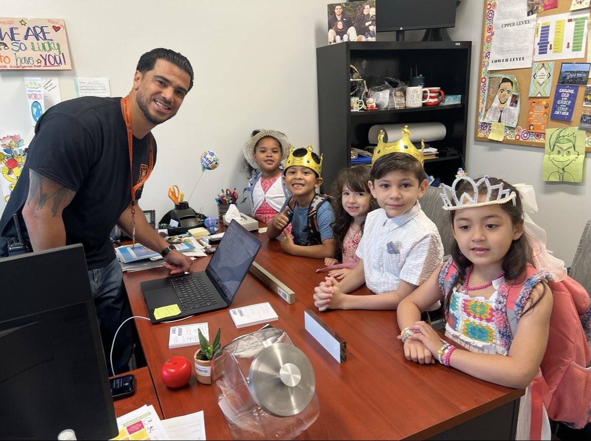 The kindergarten classes had King and Queen Day. Wear your crowns proudly!! #CommUNITY