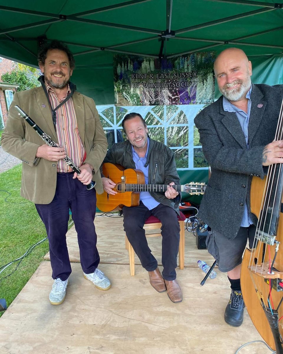Metro Vipers (@metrovipers) on Twitter photo We’re back at the superb <a href="/Godinton/">Godinton House</a> this Wednesday 18th June 7pm in aid of the excellent <a href="/samaritans/">Samaritans</a> Come along, bring a picnic! Full details godintonhouse.co.uk/events/jazz-in…
#swingjazz #gypsyjazz #godintonhouse #samaritans #rocknroll #jazzinthegardens #charityevent We’re back at the superb <a href="/Godinton/">Godinton House</a> this Wednesday 18th June 7pm in aid of the excellent <a href="/samaritans/">Samaritans</a> Come along, bring a picnic! Full details godintonhouse.co.uk/events/jazz-in…
#swingjazz #gypsyjazz #godintonhouse #samaritans #rocknroll #jazzinthegardens #charityevent