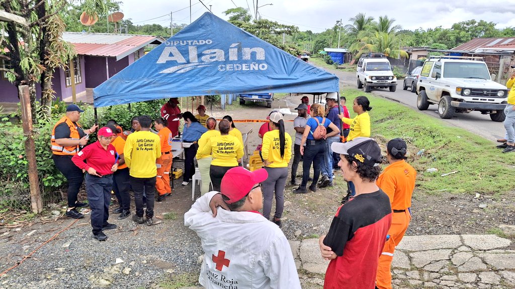 💛 La Nueva Junta Comunal de Las Garzas dice presente en el area de La Mireya junto a nuestra gente en todo momento siempre con alegria de servir a nuestro corregimiento 🫂

🤝🏻 Porque La Nueva Junta Comunal de Las Garzas "Si Te Ayuda" 🤗