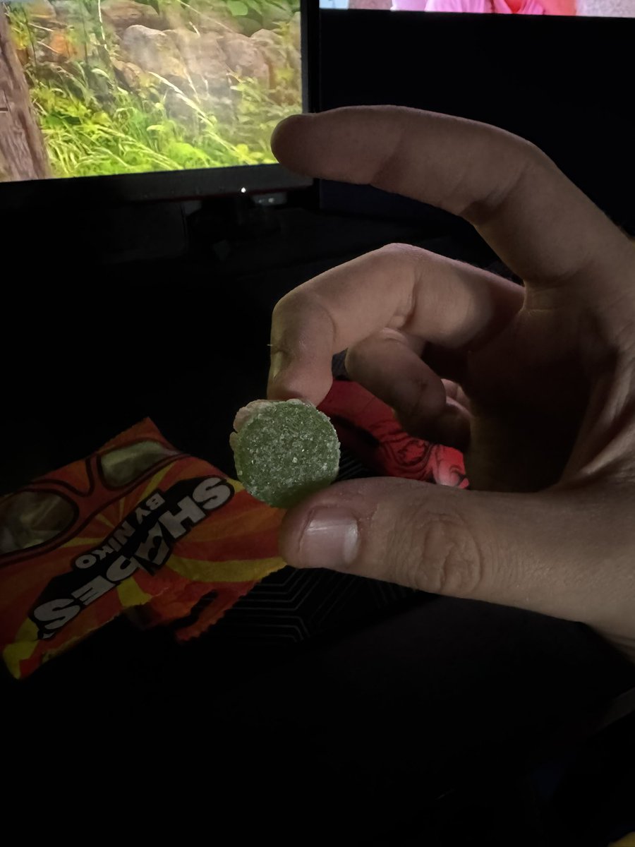 itsGxrd's tweet photo. @NikoOmilana hiya mate, just got a fruit pastel in my bag. Does this mean anything https://t.co/IN1XVBw7Xm