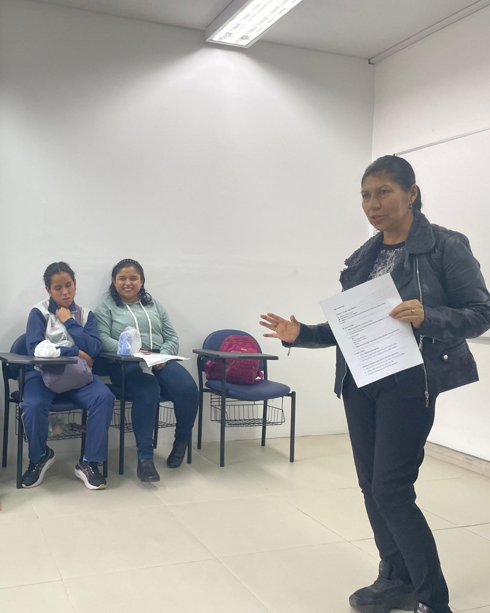 🔥 ¡En la 3ra sesión de #Releernos2025 hablamos de Finanzas Personales! Hubo risas, verdades que duelen y ese “¡eso me pasa a mí!” que todas soltamos 😅💸 👑 Diana Maygua nos enseñó sobre 🎯 Ahorro sin drama, presupuesto sin llanto y futuro con plan (no con susto).