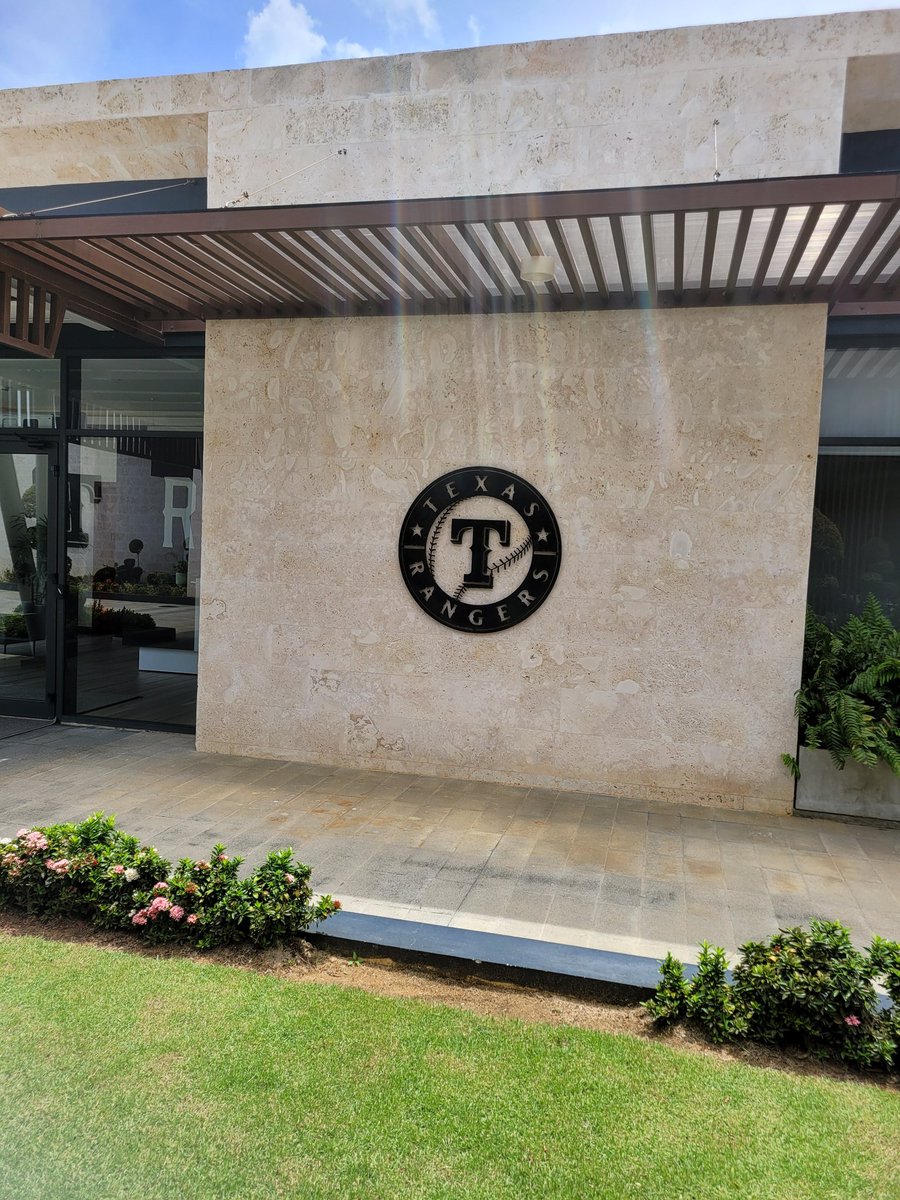 ssmgmtagency's tweet photo. Our team had a fantastic time at the Texas Rangers Academy in Boca Chica, Dominican Republic 🇩🇴, where we combined business talks with a thrilling match between the DSL Texas Rangers and DSL Philadelphia Phillies. 🌴 #dsl #dominicanabeisbol #texasrangers https://t.co/Cw7h2krhvs