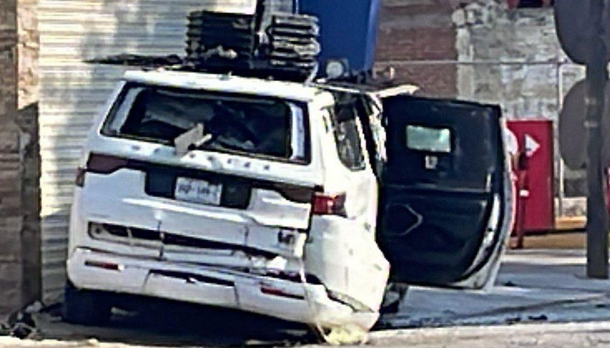 🚨🚨🚨Culiacán -Sinaloa-

-3 Pistoleros patietiesos y 1 Jeep blindado con un .50 empotrado (Barret).

Fue lo que encontraron los Equipos, después de que los malandros se pelotearan con singular alegría, en la colonia Tierra Blanca.

-1 malandro quedó en el Jeep
-1malandro corrió