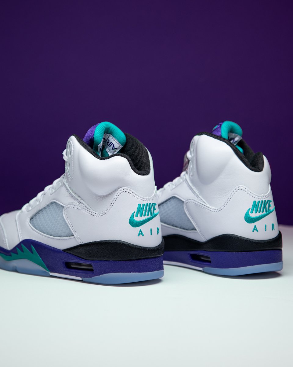 Back for another.

The Jordan 5 OG 'Grape' is a cult classic colorway that needs no introduction as its history speaks for itself. Originally releasing in 1990, this clean colorway became a staple in rotations and collections.

Now back for the first time since 2013, the Jordan V