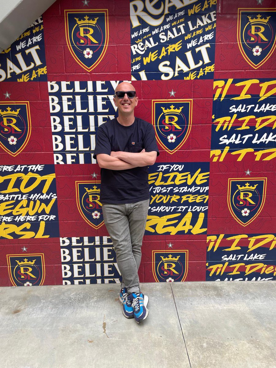 bluntphil's tweet image. First taste of MLS live action last night at Real Salt Lake v DC United.
Excellent fan experience (inc. incredible hotdog 🌭) and great to chat with @realsaltlake and MSL legend Jason Kreis.