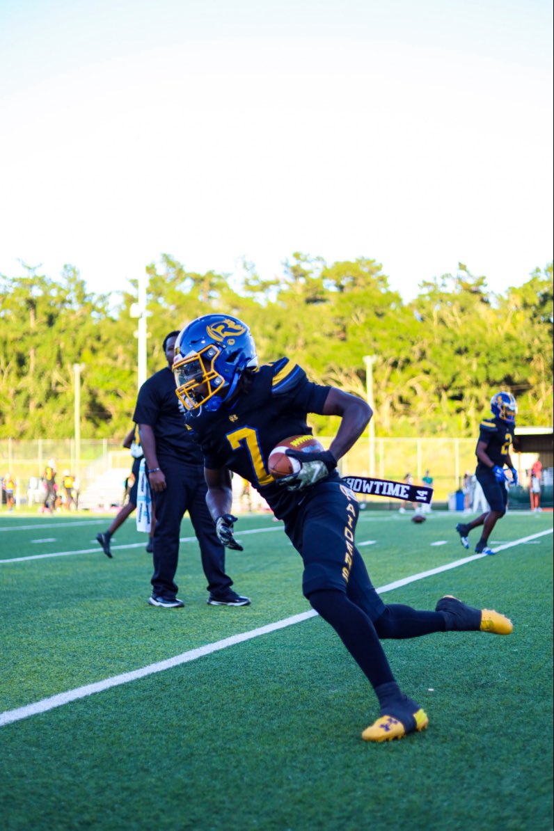 Aljjunior2's tweet image. Today is the day Coaches!! My recruitment is FULLY open!!
5'10
155
C/0 2027
23.0 Mph Catapult
100m: 10.60
- 954-496-0399
hudl.com/v/2Q7XZF