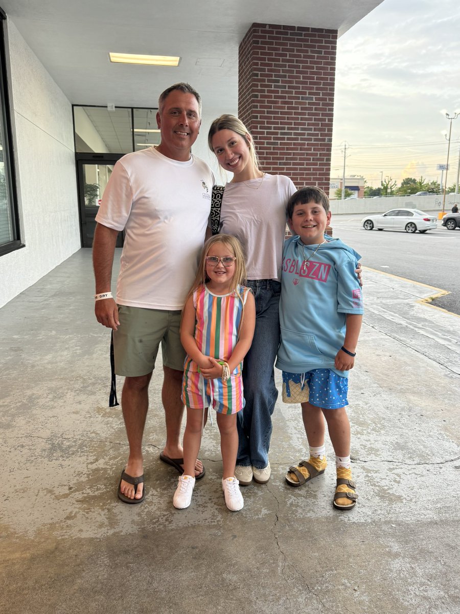 Happy Father’s Day <a href="/CoachJRogers1/">Justin Rogers</a>! We love you so much and so thankful for you! 💙