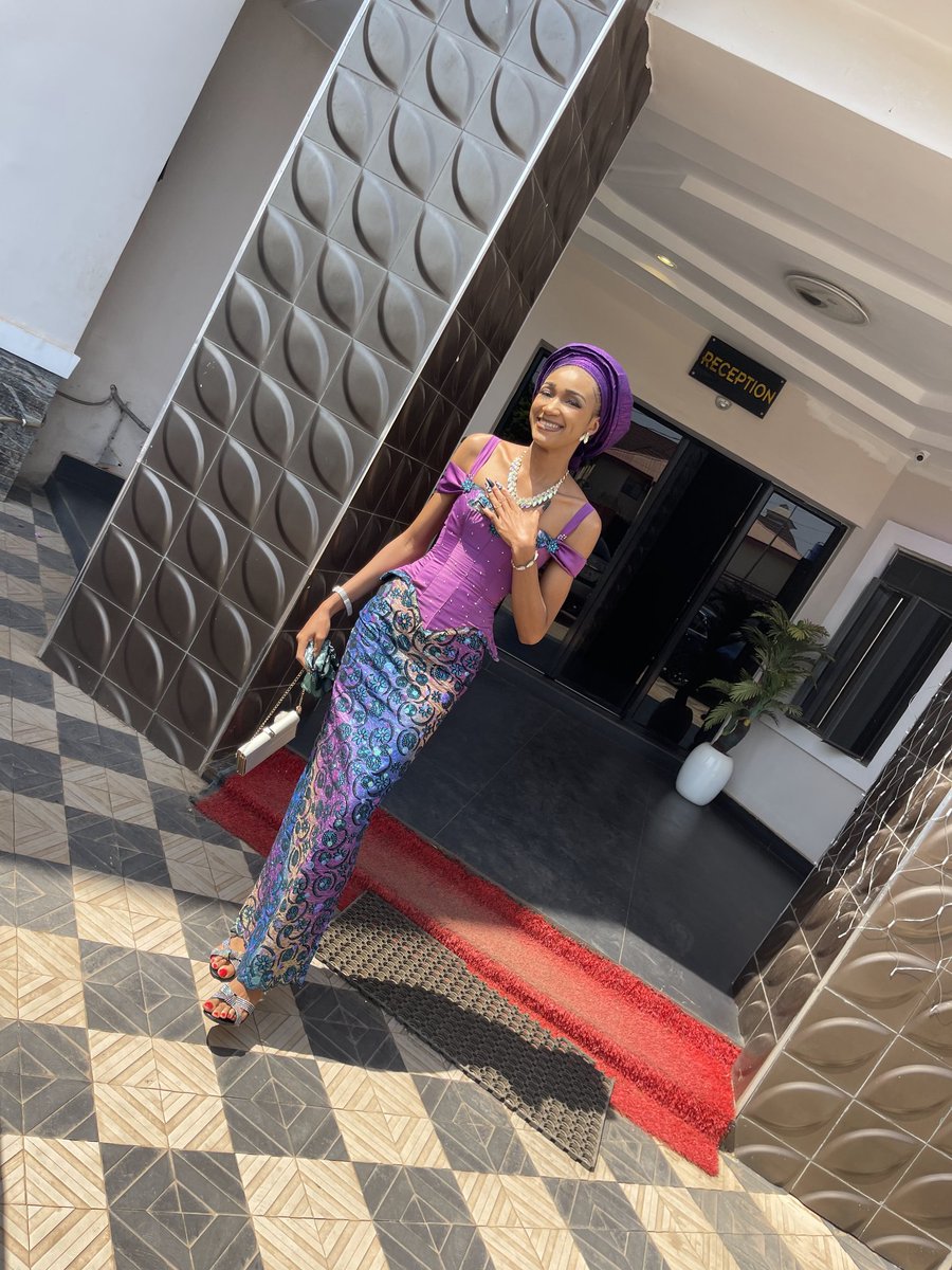 lynndabel's tweet image. A tall glass of Nkwụ enu

#LagosIgboHangout