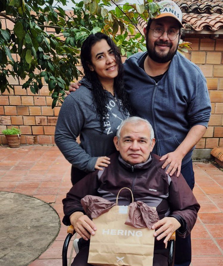 Mi querido viejo, a quien le debo todo lo que soy, quien me heredó su fortaleza y valores! Aquí estamos para vos papi, y Darío desde arriba te está cuidando.. Fuerza papi, esta familia no se rinde♥️ <a href="/enriquejacquet/">enrique jacquet</a>
