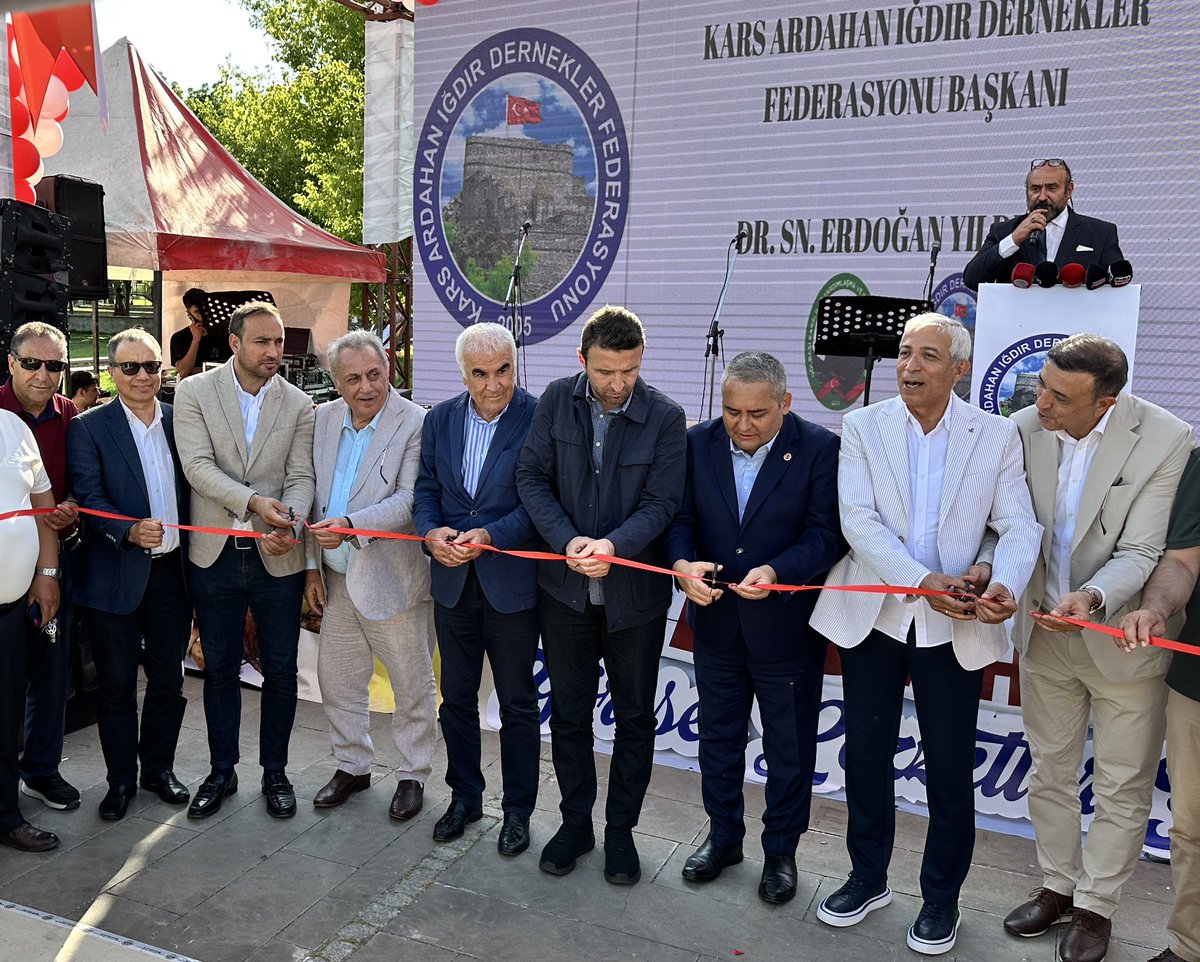 Fatih Bilal Yülek (@fatihbilalyulek) on Twitter photo Kars Ardahan Iğdır Federasyonu Yöresel Lezzetler Festivali’nin açılışını Gölbaşı’nda gerçekleştirdik.
Federasyon Genel Başkanı aynı zamanda <a href="/MUSIADAnkara/">MÜSİAD Ankara</a> Yönetim Kurulu üyemiz Erdoğan Yıldırım 'ı tebrik ediyorum. Kars Ardahan Iğdır Federasyonu Yöresel Lezzetler Festivali’nin açılışını Gölbaşı’nda gerçekleştirdik.
Federasyon Genel Başkanı aynı zamanda <a href="/MUSIADAnkara/">MÜSİAD Ankara</a> Yönetim Kurulu üyemiz Erdoğan Yıldırım 'ı tebrik ediyorum.