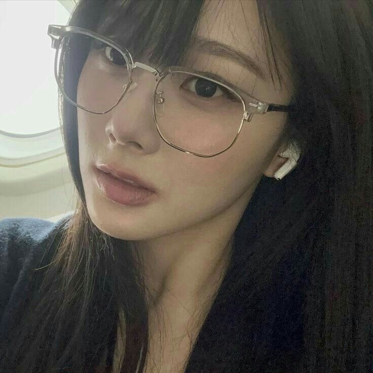 Tw1xty_'s tweet photo. Restarting ~

📨 ] hello, I'm eya !
not new to #studytwt lf study buddies/moots !!

🤍 . . . about me ↷
    — 09 ୨ৎ she/her 
    — eng / fil ⋆ leo
    — senior year ✧

♡ / ↻ to spread or be moots!!
🏷️ #studytwt #archivetwt #lifetwt https://t.co/ZNjBhq3SFs