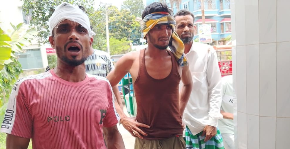 বাঞ্ছারামপুরে সালিশে ডেকে দুই গ্রুপের সংঘর্ষ: আহত ২০, ঘরবাড়ি ভাঙচুর-লুটপাট