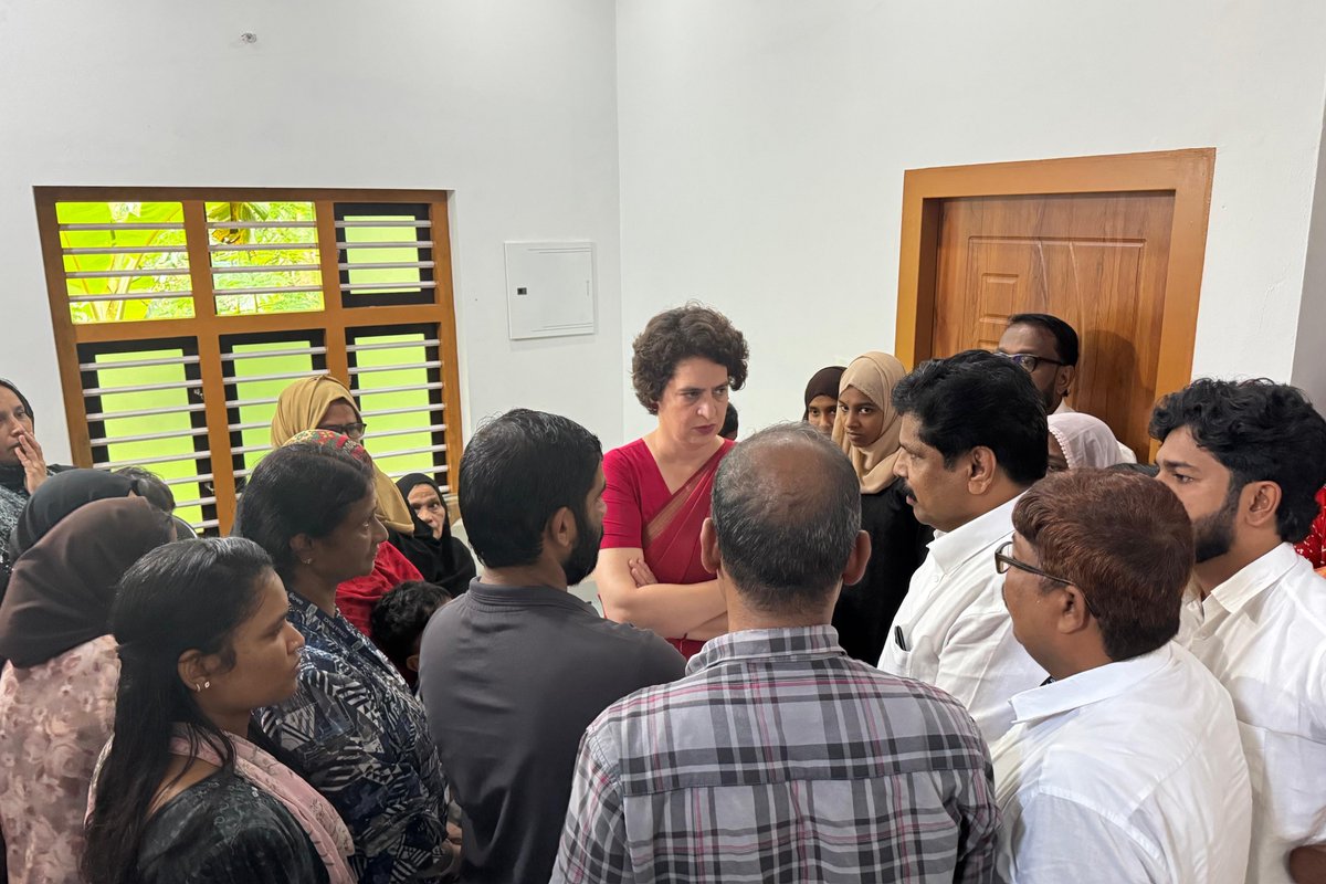 cadrecongress's tweet photo. Smt. @priyankagandhi GS &amp; MP today visited the family of the late Gafoor, a tiger attack victim, in Chokkad, Wandoor LAC and paid her condolences.   

📍 Kerala https://t.co/OOn13T5igJ
