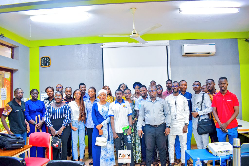 [ Retour sur le #MeetUpDesJeunes avec Dr Lamoussa Seydou Lankoandé ]

On a parlé politiques publiques, engagement des jeunes et impact concret.

Merci à tous ceux qui ont participé à cet échange riche et motivant !

#GOLY #Leadership #Gouvernance #JeunesseEngagée