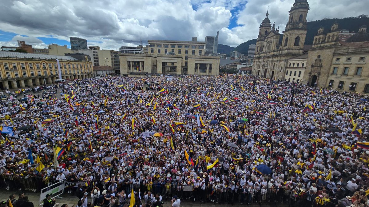 Jaime Alberto Cabal (@jaimea_cabal) on Twitter photo Queremos expresar nuestro más profundo agradecimiento a todos los ciudadanos que salieron a marchar hoy con respeto, convicción, sentido de país y con un mensaje claro por la pronta recuperación de <a href="/MiguelUribeT/">Miguel Uribe</a> .
En tiempos de incertidumbre y tensiones, lo que hemos visto en Queremos expresar nuestro más profundo agradecimiento a todos los ciudadanos que salieron a marchar hoy con respeto, convicción, sentido de país y con un mensaje claro por la pronta recuperación de <a href="/MiguelUribeT/">Miguel Uribe</a> .
En tiempos de incertidumbre y tensiones, lo que hemos visto en