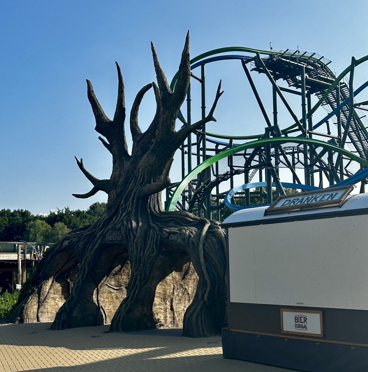 YoY was great! Love dueling alongside another train- so many great crossover moments! Got TONS of rides on both sides, very re-rideable IMO. Awesome addition to one of Europe’s best roller coaster parks