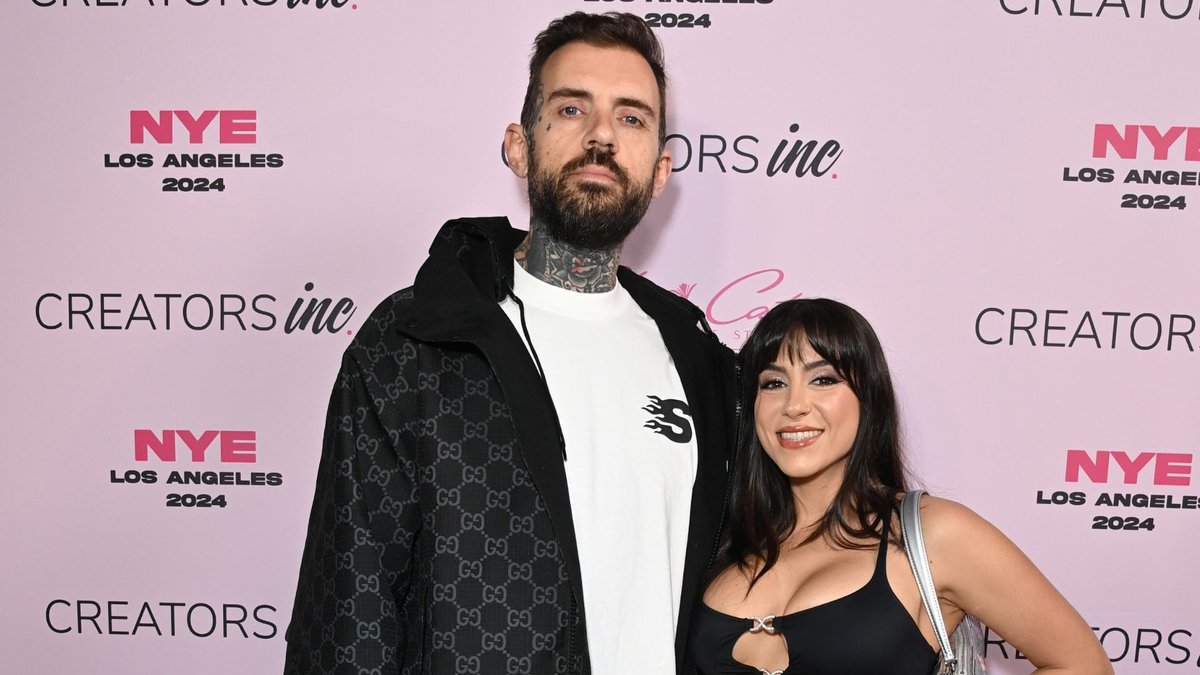 Complex's tweet image. Adam22 Speaks Out on His Wife Lena the Plug Filming with Jason Luv Again

Full details here: complex.com/pop-culture/a/…