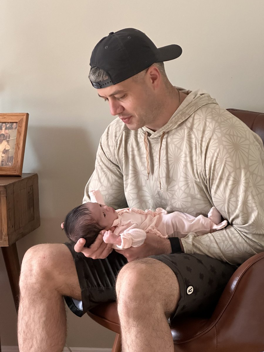 LibertyZSimmons's tweet image. Baptized our daughter on Father’s Day! ✝️ Happy 1st Father’s Day to the best Daddy in the world. 💕 🍼👶👔 We are blessed to have such a strong & loving #ManofGod leading our family in #Faith, providing & protecting us always. We love you so much! ❤️ #HappyFathersDay