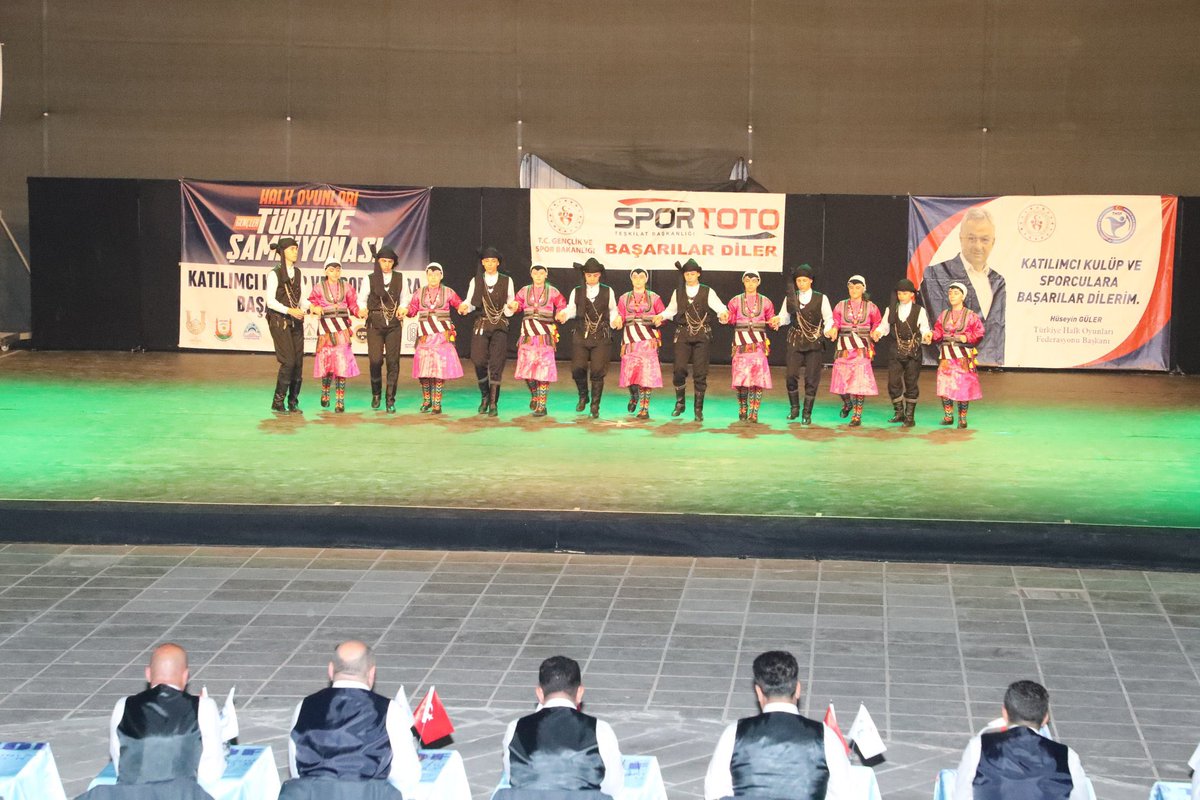 Şanlıurfa Valiliği’mizin ev sahipliğinde Ülkemizin farklı renklerinin buluştuğu Türkiye Halk Oyunları Federasyonu tarafından düzenlenen Gençler Halk Oyunları Türkiye Finalleri programına katıldık.
Organizasyonda emeği geçen kurumları kutlar, bu tür programların devamını diliyorum