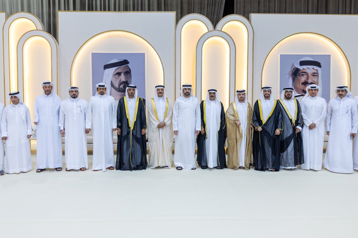 حمدان بن محمد يحضر حفل الاستقبال الذي أقامه عبدالله سعيد بن حميد النعيمي في قاعة "البيت متوحد" بعجمان بمناسبة زفاف نجليه، سعود على كريمة محمد أحمد ظاعن القمزي، وسلطان على كريمة سيف سالم راشد الشامسي.