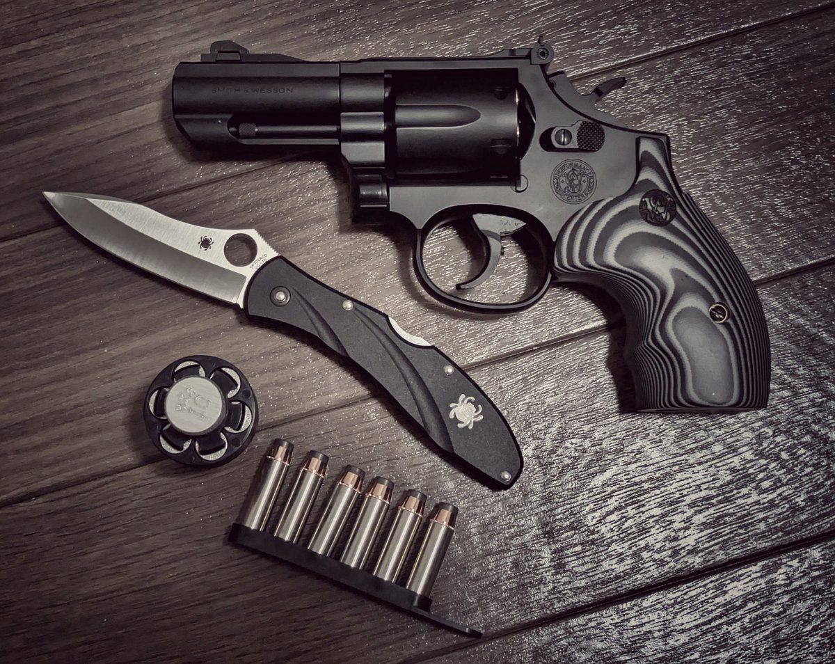 krjnjn's tweet image. #everydaycarry
