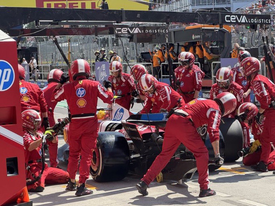 Campeonato Constructores 

McLaren 374
Mercedes 199
Ferrari 183
Red Bull  162
Williams 55
Haas 28
Racing Bulls  28
Aston Martin  22
Sauber  20
Alpine  11

#F1